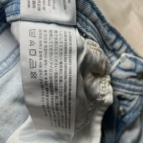 Hollister Button-up High-Waisted Distressed Denim Shorts Size 9 - Picture 7 of 10